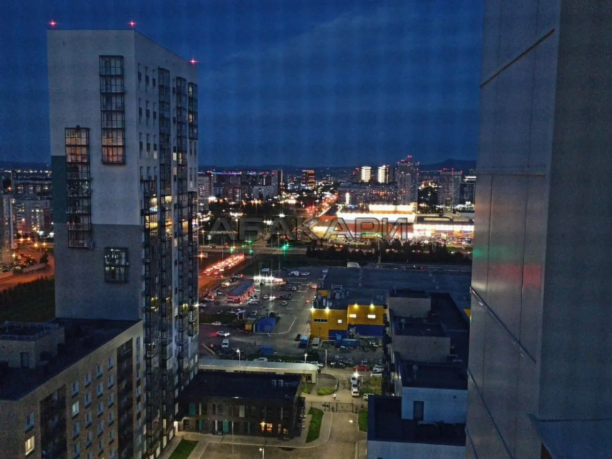 3-комнатная улица Петра Ломако, 1  за 45000 руб/мес фото 15