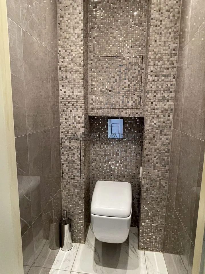 3-комнатная улица Урванцева, 17  за 60500 руб/мес фото 9