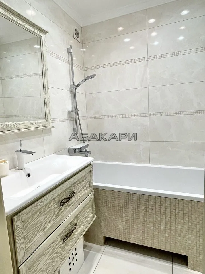 3-комнатная улица Урванцева, 17  за 60500 руб/мес фото 10