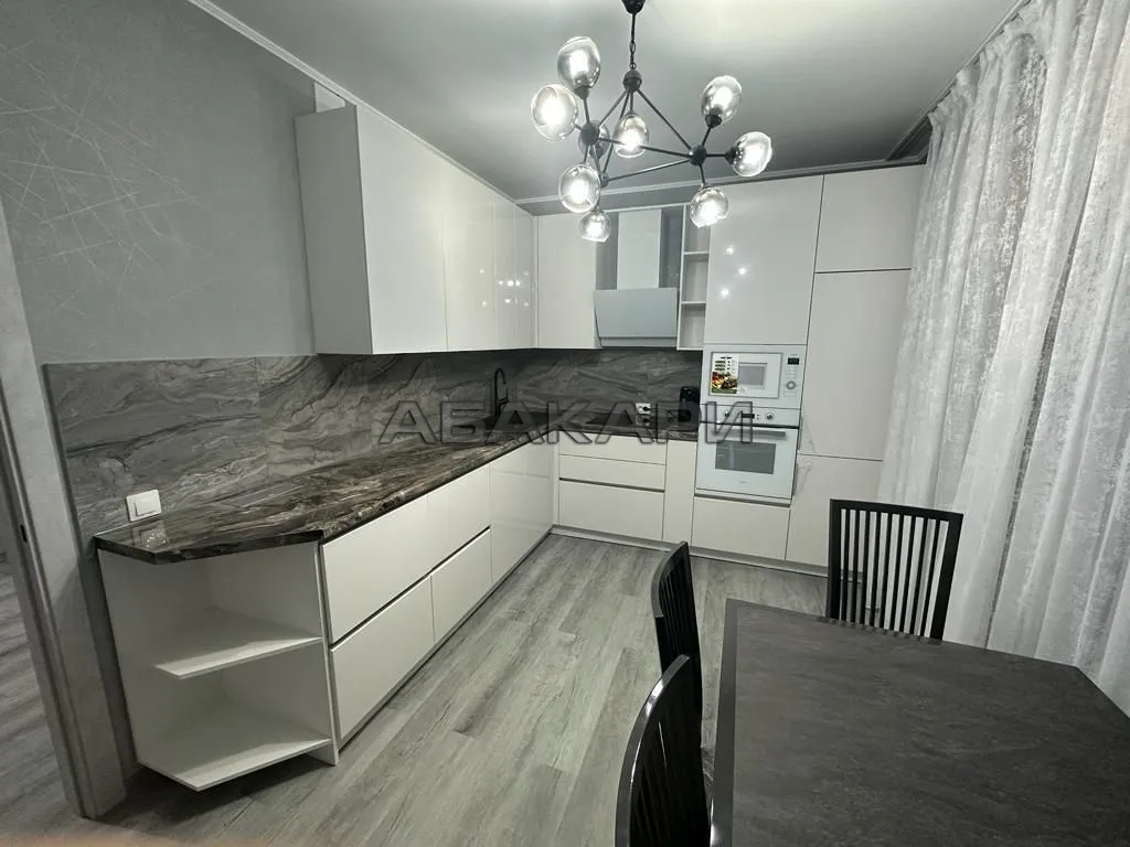2-комнатная улица Авиаторов, 3  за 70000 руб/мес фото 1