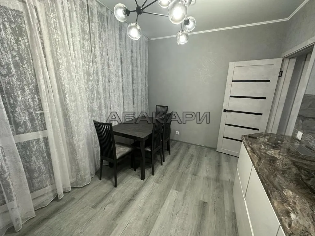 2-комнатная улица Авиаторов, 3  за 70000 руб/мес фото 2