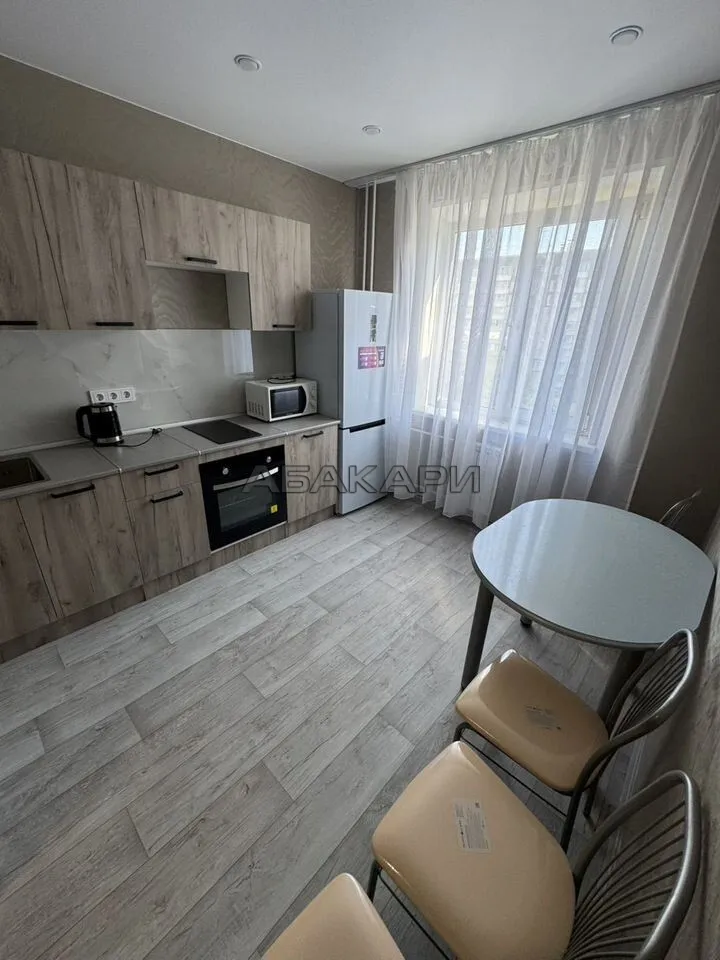 3-комнатная улица Молокова, 17 за 50000 руб/мес фото 1 3-комнатная улица Молокова, 17 за 50000 руб/мес фото 1