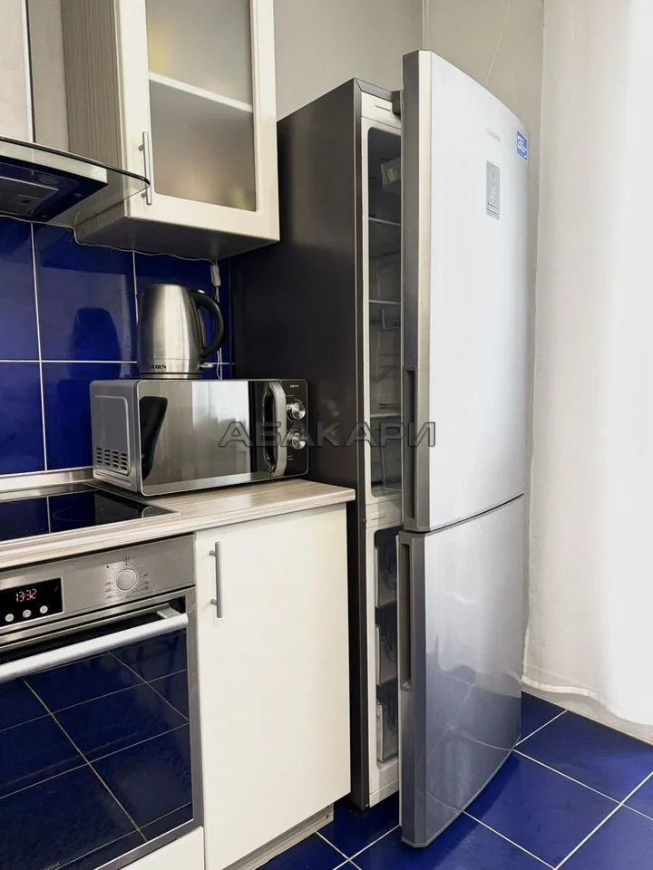 2-комнатная улица Авиаторов, 23  за 55000 руб/мес фото 3