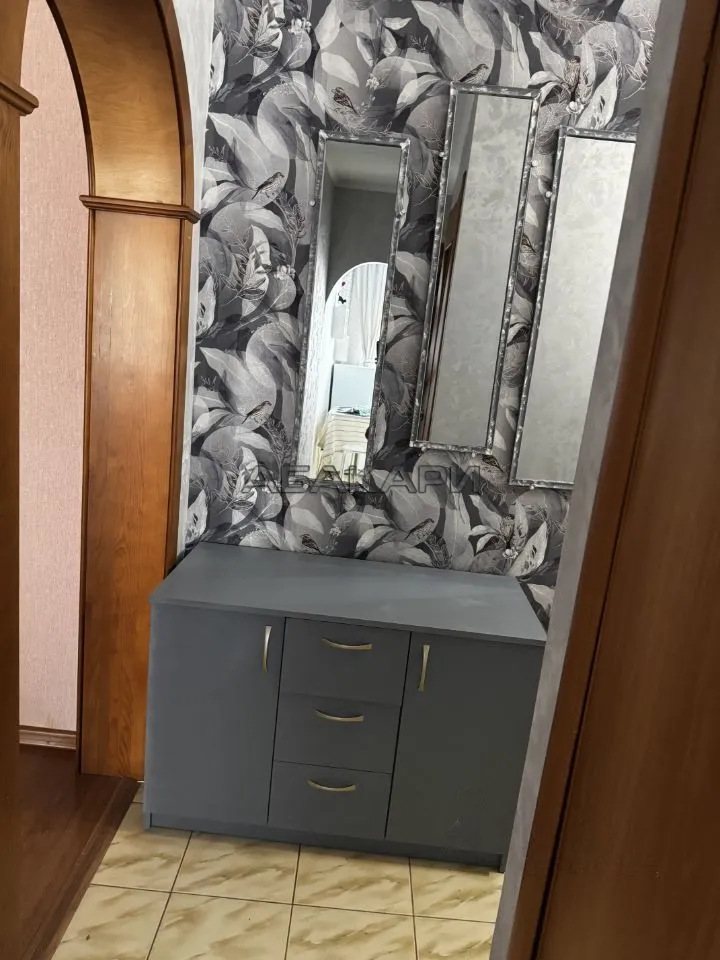 3-комнатная улица Республики, 44  за 45000 руб/мес фото 7