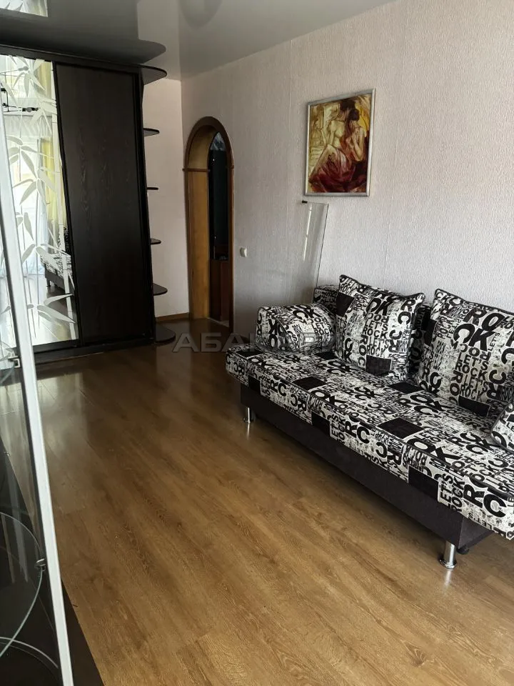 3-комнатная улица Республики, 44  за 45000 руб/мес фото 9