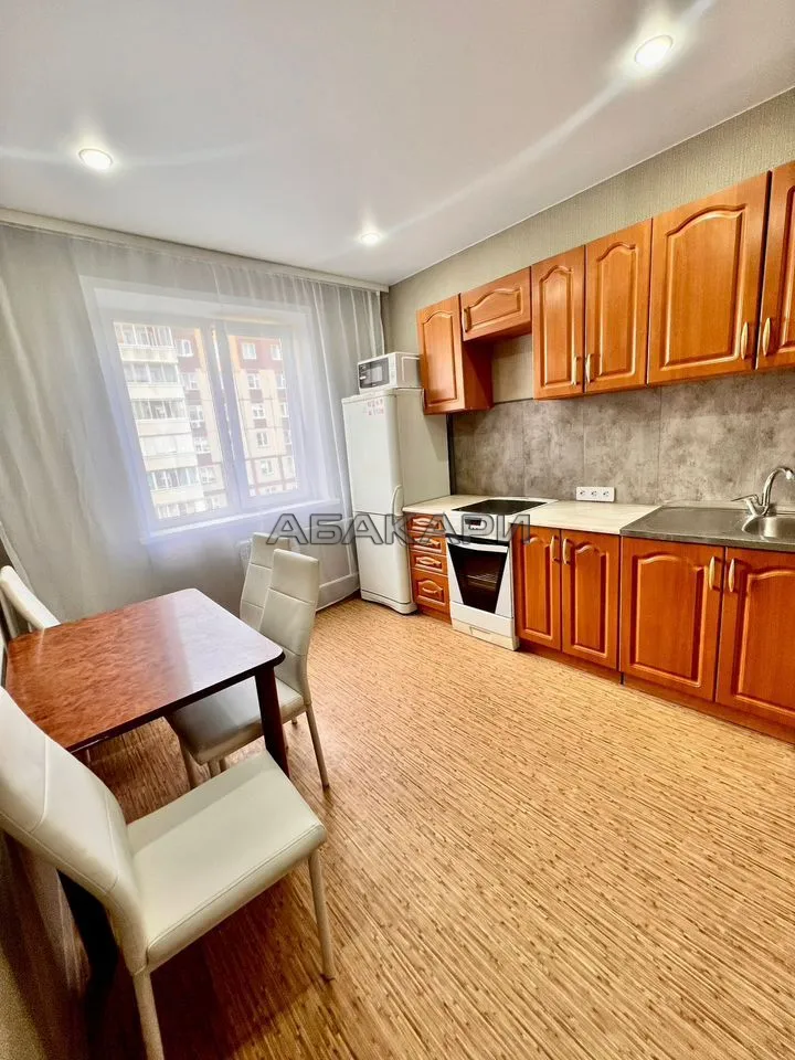 2-комнатная улица Батурина, 5  за 40000 руб/мес фото 1