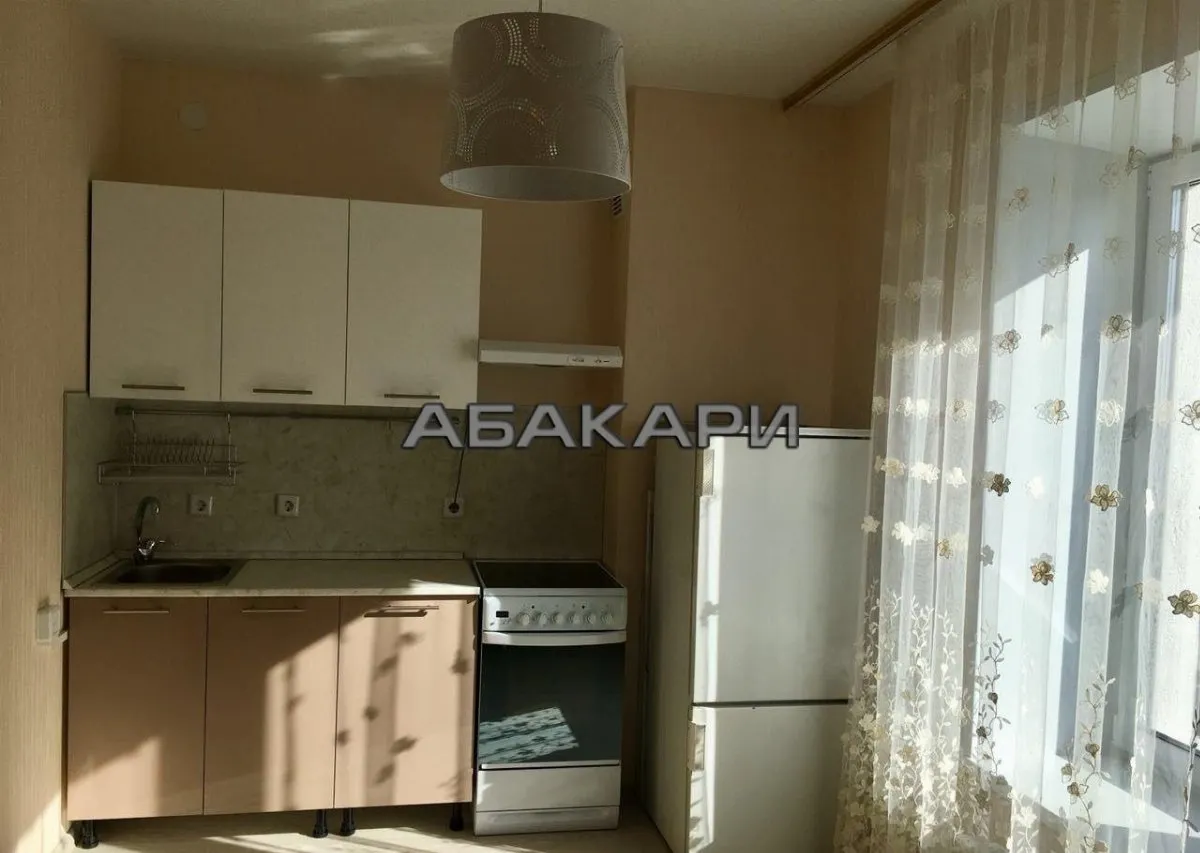 1-комнатная улица Петра Ломако, 2  за 40000 руб/мес фото 1