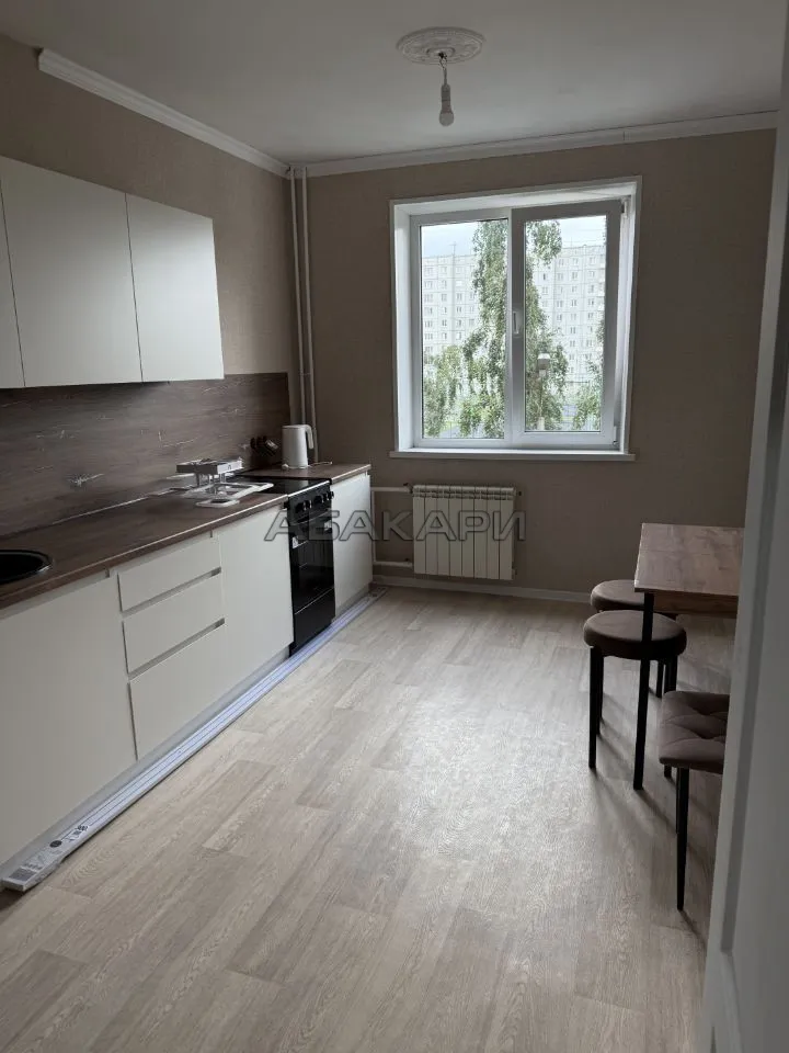 3-комнатная улица Урванцева, 14  за 45000 руб/мес фото 1