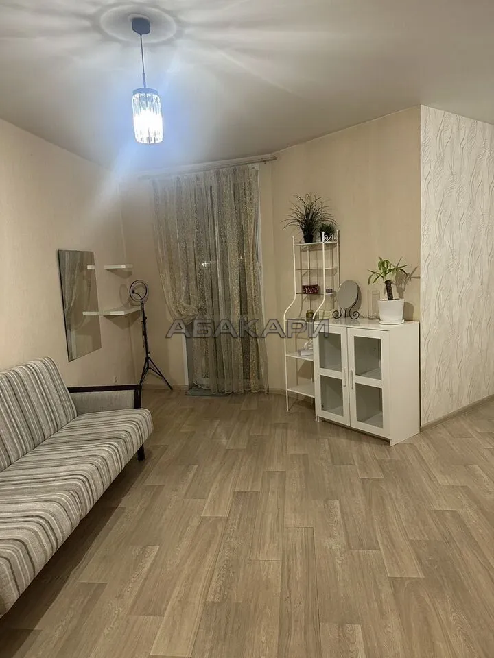 1-комнатная улица Петра Ломако, 14  за 38000 руб/мес фото 3