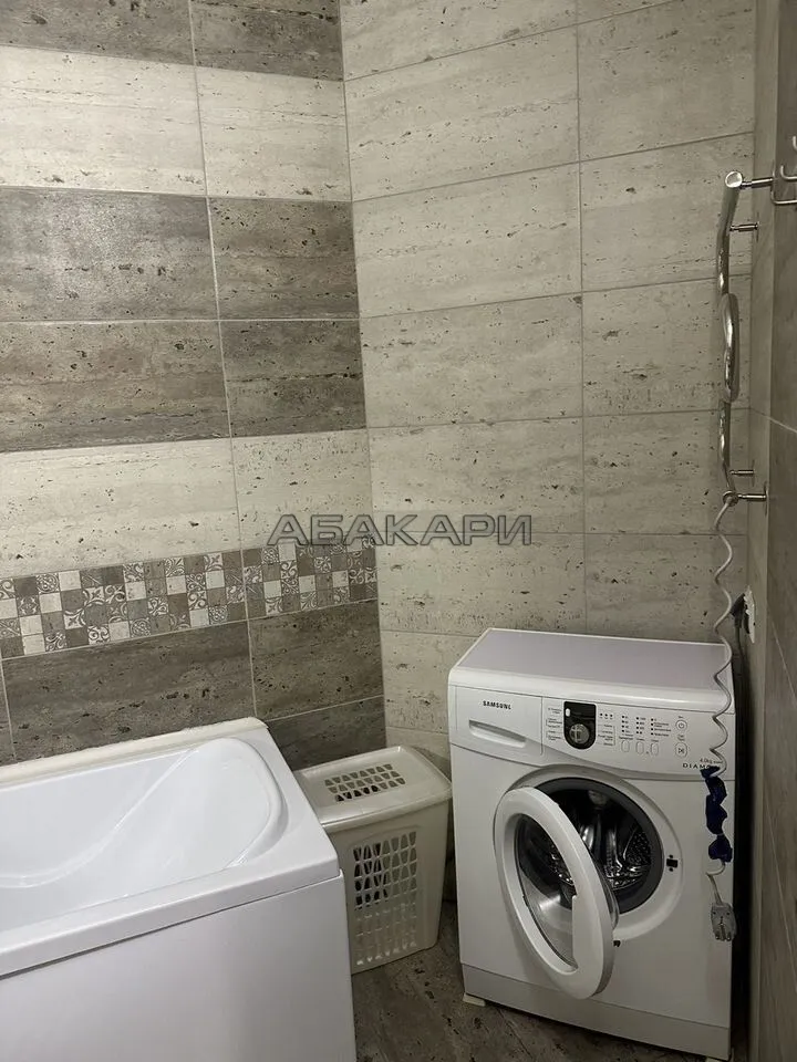 1-комнатная улица Петра Ломако, 14  за 38000 руб/мес фото 7