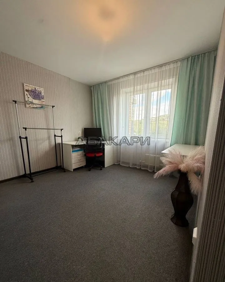 3-комнатная улица Калинина, 18  за 46000 руб/мес фото 3