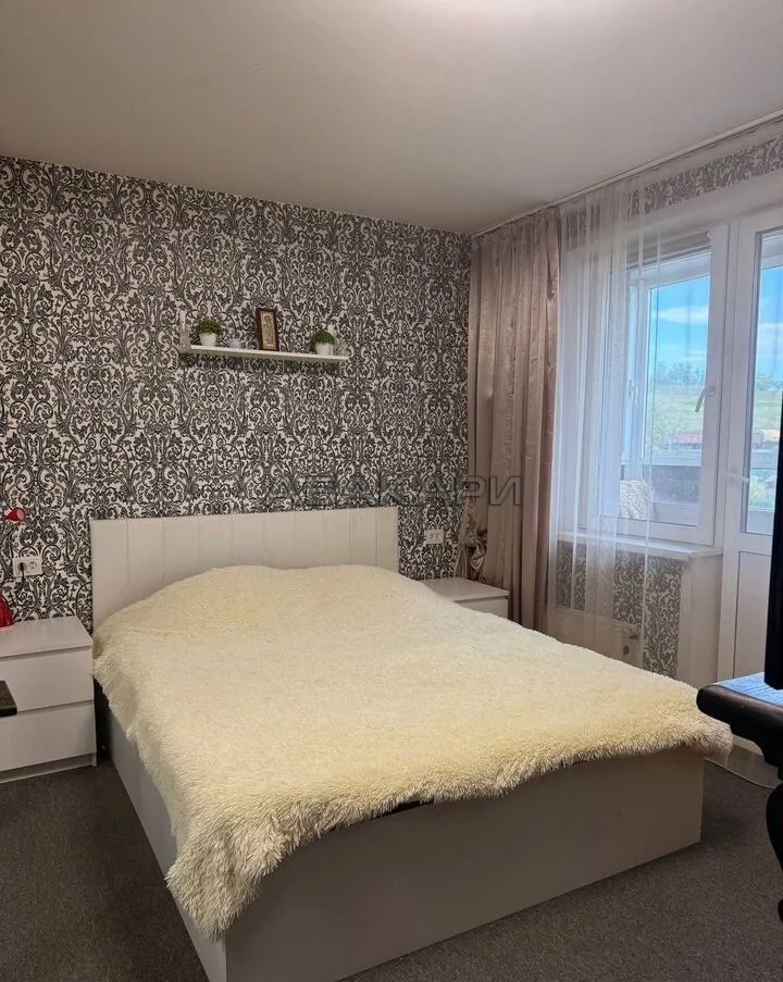 3-комнатная улица Калинина, 18  за 46000 руб/мес фото 6
