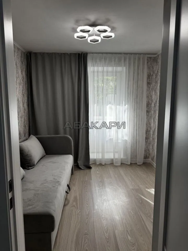 3-комнатная улица Красной Армии, 20А  за 70000 руб/мес фото 3