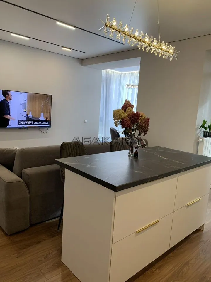 2-комнатная улица Авиаторов, 34  за 80000 руб/мес фото 1