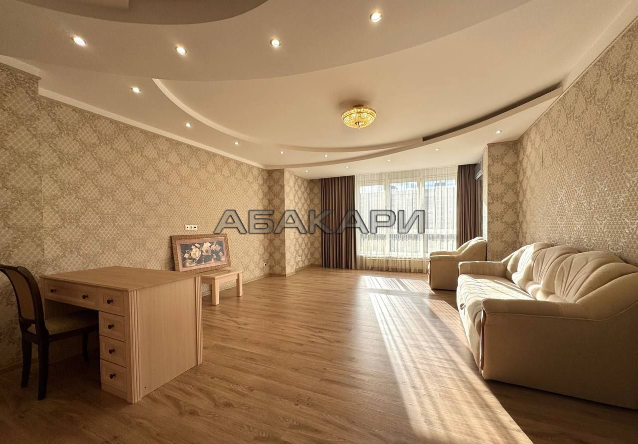 3-комнатная улица Авиаторов, 41  за 70000 руб/мес фото 1