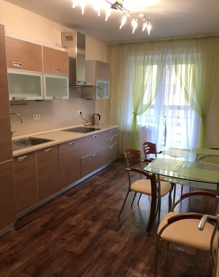 2-комнатная Парусная улица, 8 за 50000 руб/мес фото 1 2-комнатная Парусная улица, 8 за 50000 руб/мес фото 1