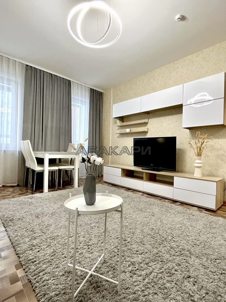 3-комнатная улица Республики, 33А  за 56000 руб/мес фото 3