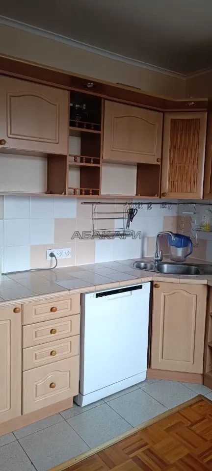 4-комнатная улица 8 Марта, 20  за 50000 руб/мес фото 3