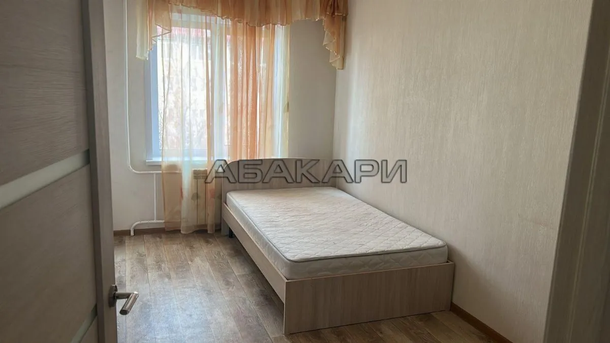 3-комнатная улица Воронова, 14/4  за 40000 руб/мес фото 5