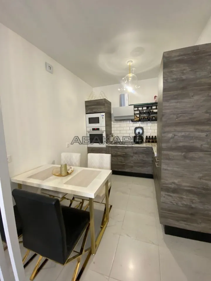 2-комнатная улица Авиаторов, 4Г  за 65000 руб/мес фото 2