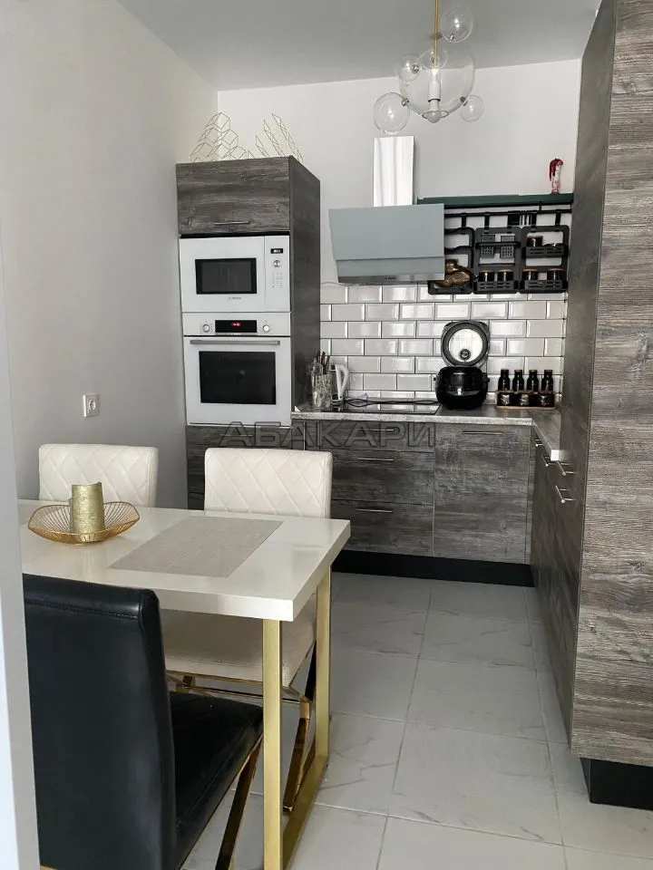 2-комнатная улица Авиаторов, 4Г  за 65000 руб/мес фото 1