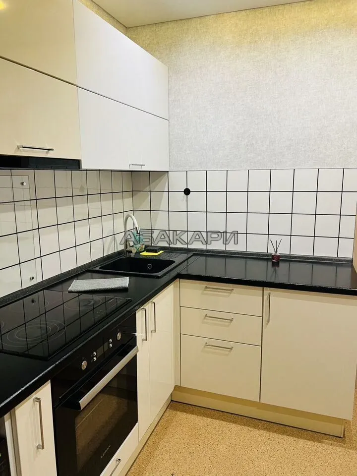 1-комнатная Караульная улица, 82  за 40000 руб/мес фото 1