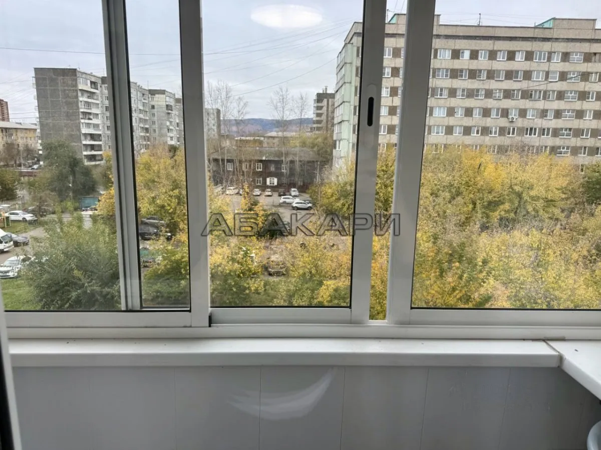 2-комнатная проспект имени Газеты Красноярский Рабочий, 115  за 37000 руб/мес фото 10