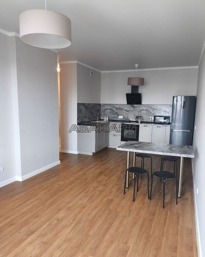 3-комнатная улица 78-й Добровольческой Бригады, 23  за 58000 руб/мес фото 1