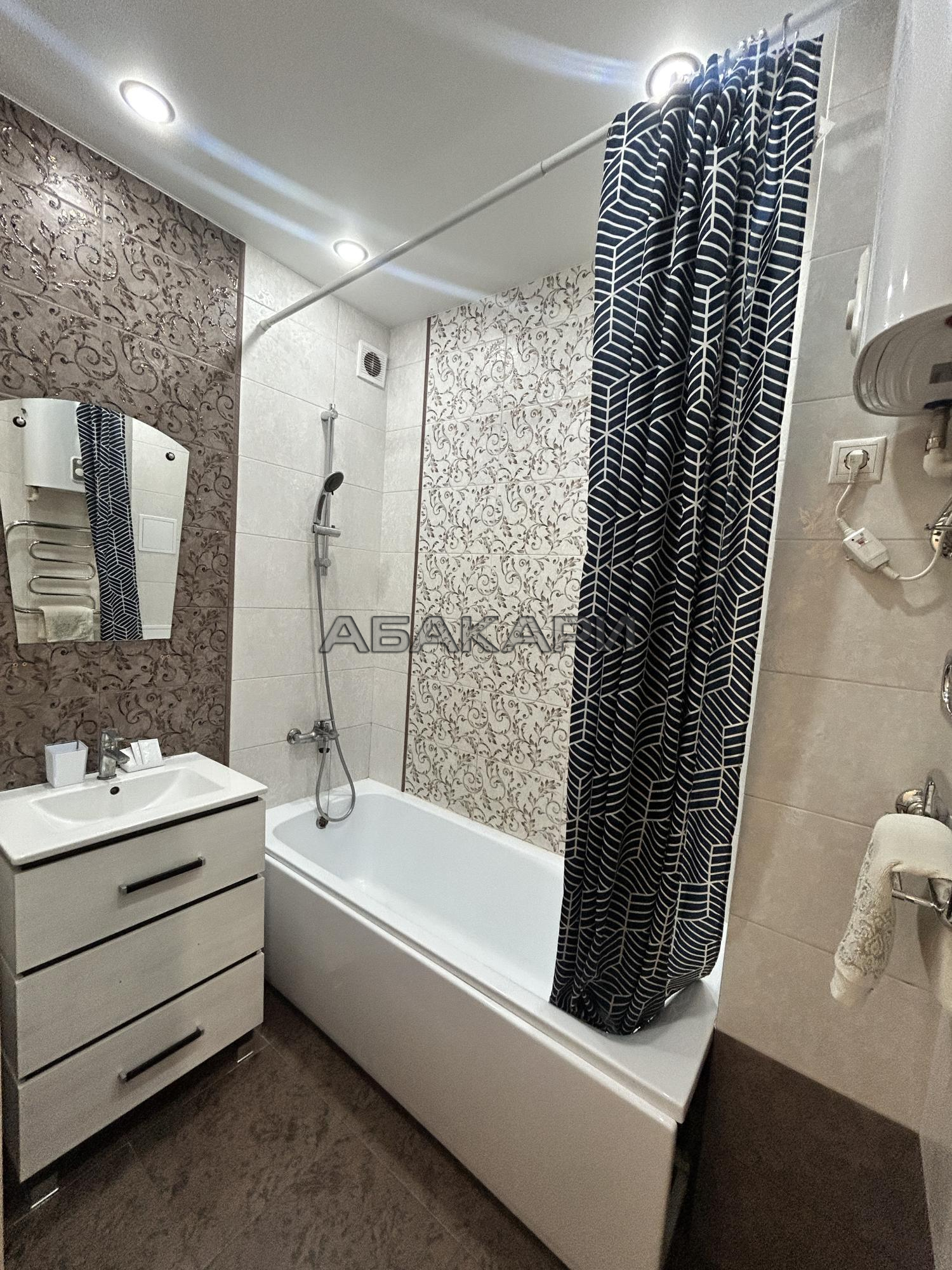 3-комнатная улица Батурина, 30к2  за 55000 руб/мес фото 6