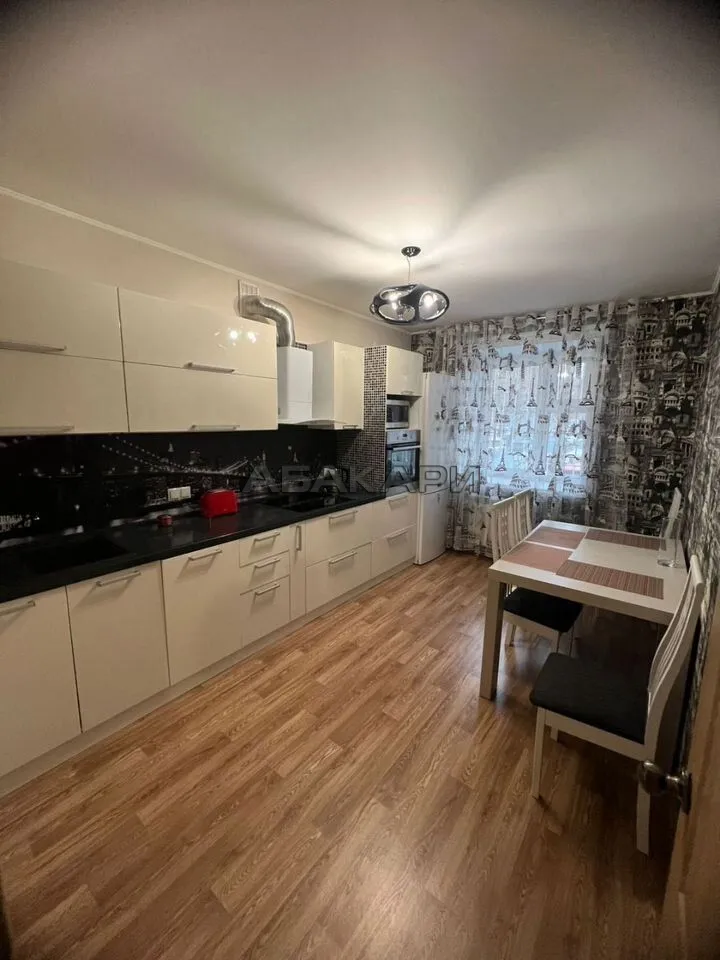 3-комнатная Шелковая улица, 4А  за 45000 руб/мес фото 1