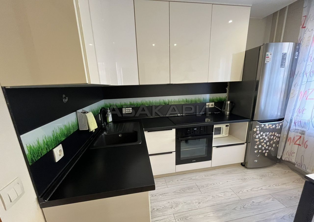 3-комнатная Светлогорская улица, 27 за 55000 руб/мес фото 1 3-комнатная Светлогорская улица, 27 за 55000 руб/мес фото 1