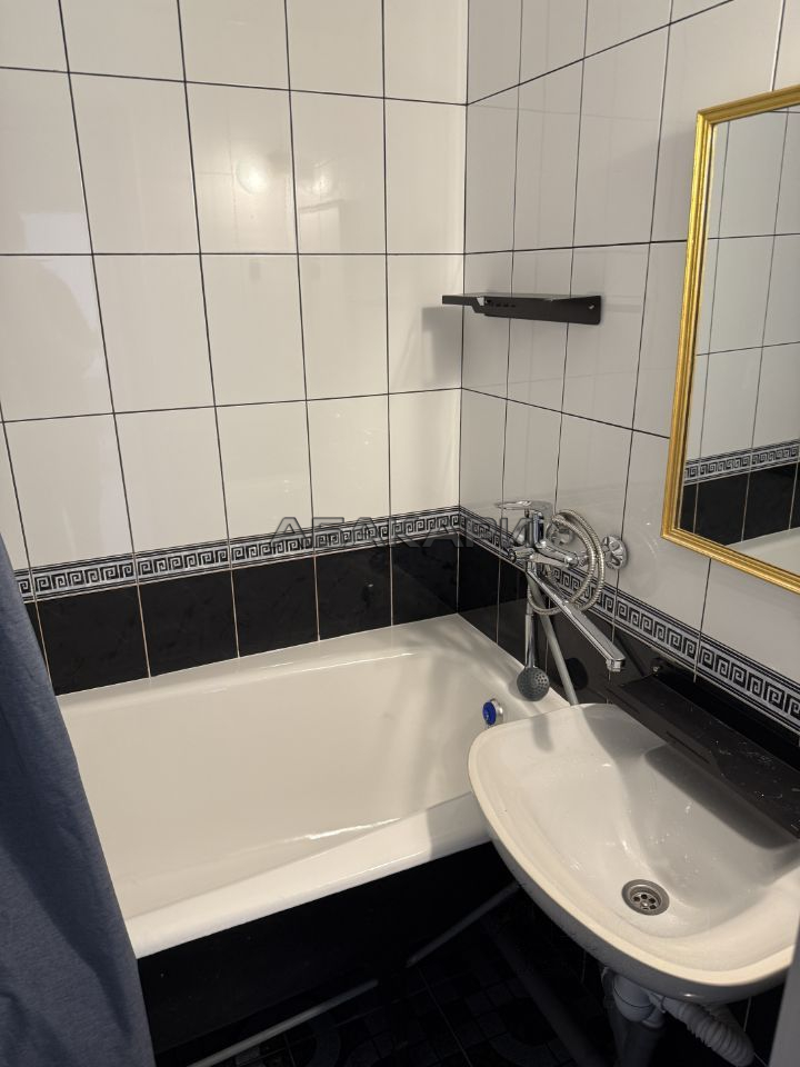 2-комнатная Свободный проспект, 10  за 45000 руб/мес фото 12