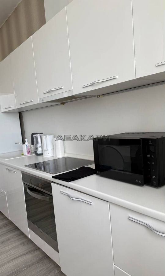 3-комнатная Свободный проспект, 64Г  за 90000 руб/мес фото 1