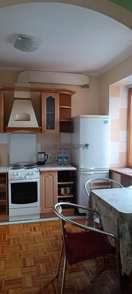 4-комнатная улица 8 Марта, 20  за 50000 руб/мес фото 2