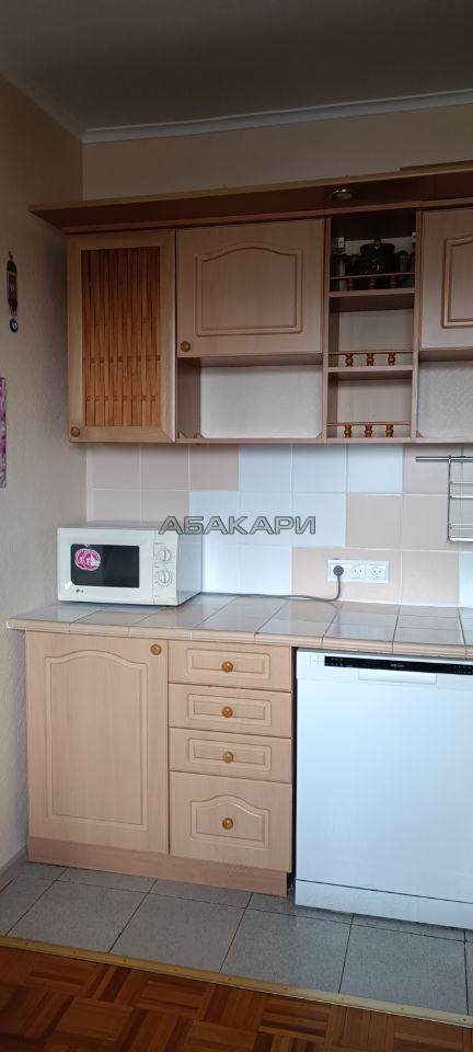 4-комнатная улица 8 Марта, 20  за 50000 руб/мес фото 11