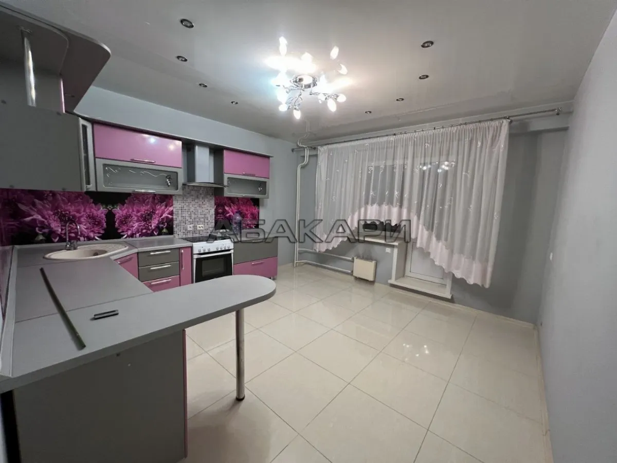 3-комнатная Свободный проспект, 72А  за 45000 руб/мес фото 2