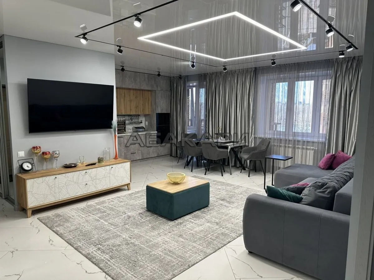 3-комнатная Парусная улица, 3  за 88000 руб/мес фото 1