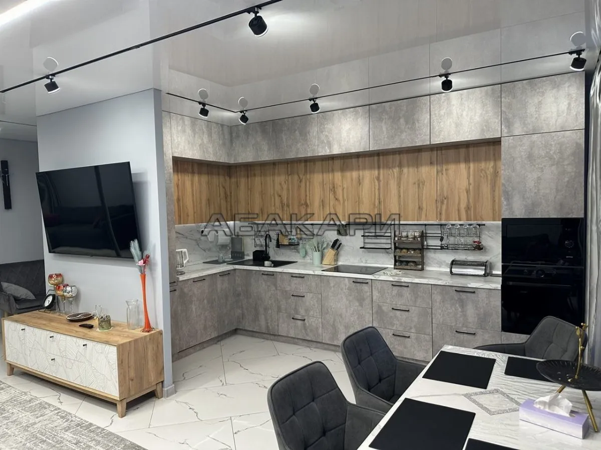 3-комнатная Парусная улица, 3  за 88000 руб/мес фото 7