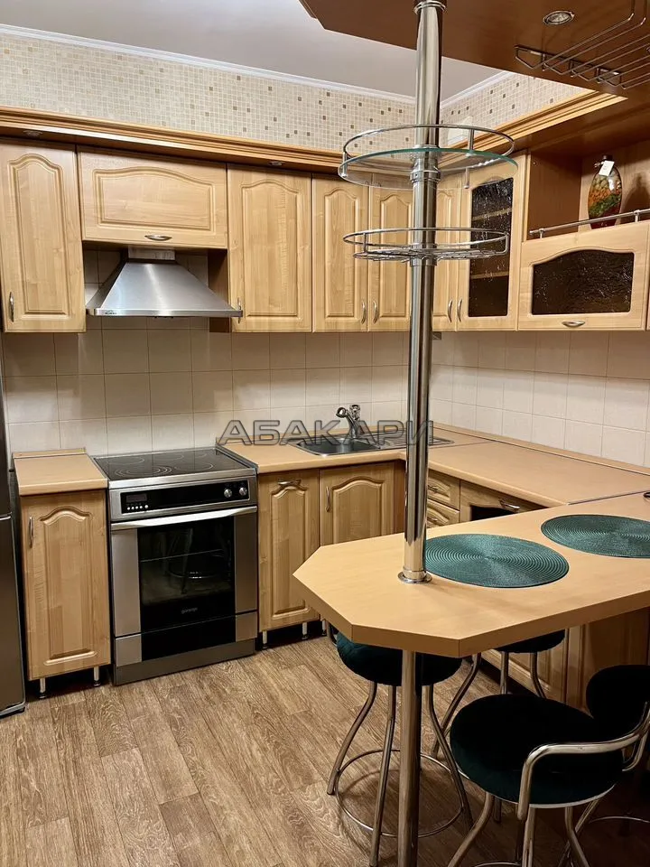 2-комнатная улица Батурина, 20  за 45000 руб/мес фото 1