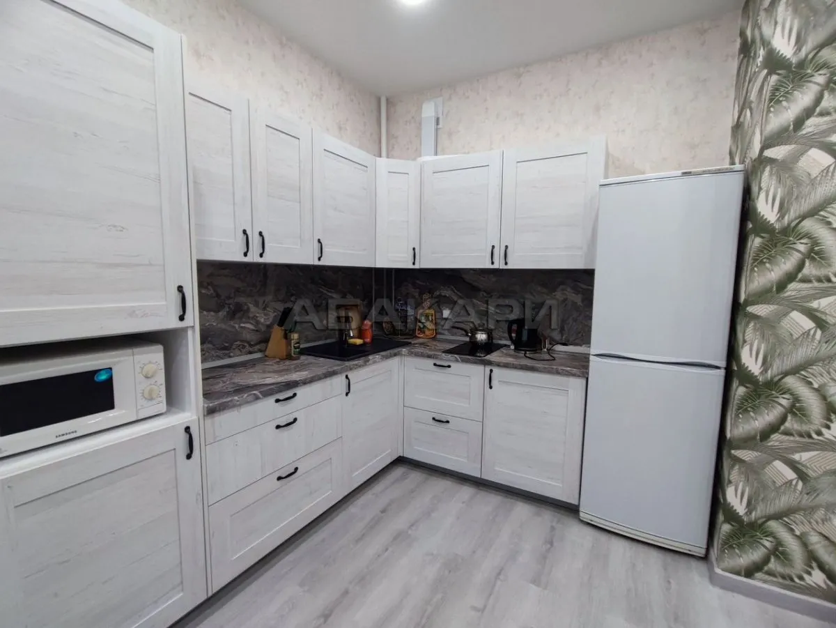 1-комнатная улица Петра Ломако, 10  за 35000 руб/мес фото 5