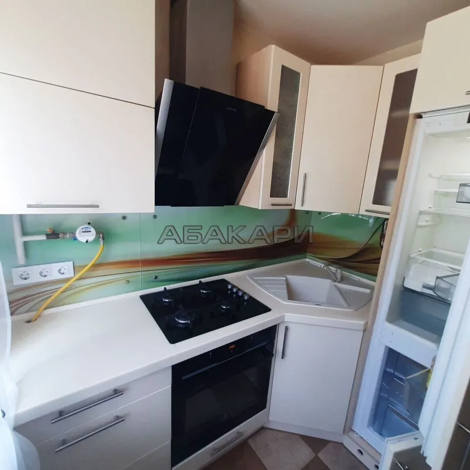 3-комнатная улица Воронова, 5  за 40000 руб/мес фото 1