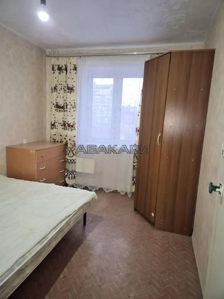 4-комнатная улица 9 Мая, 43  за 40000 руб/мес фото 8