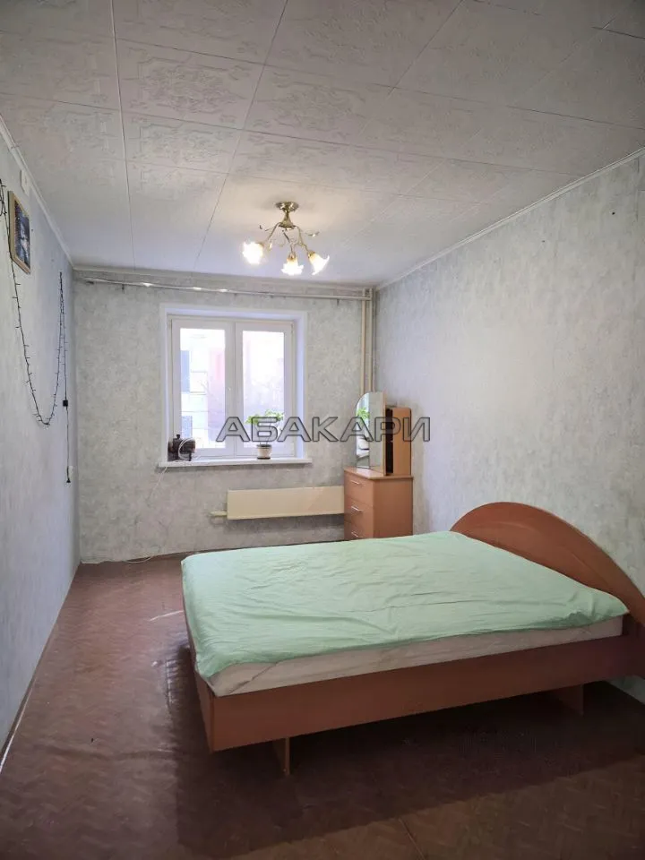 4-комнатная улица 9 Мая, 43  за 40000 руб/мес фото 4