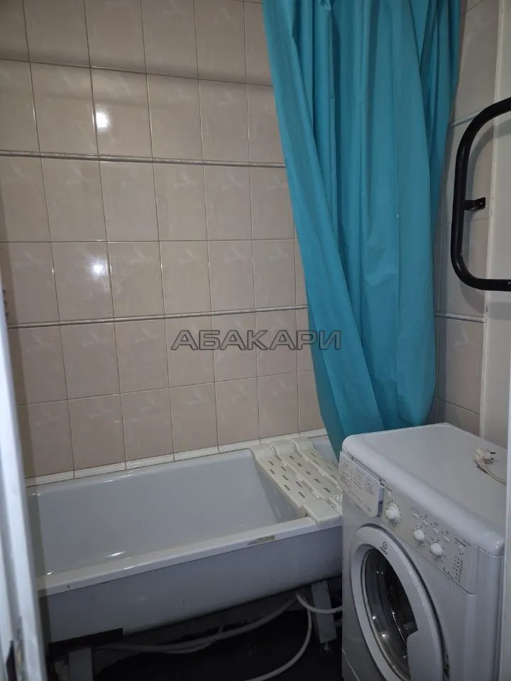 4-комнатная улица 9 Мая, 43  за 40000 руб/мес фото 12