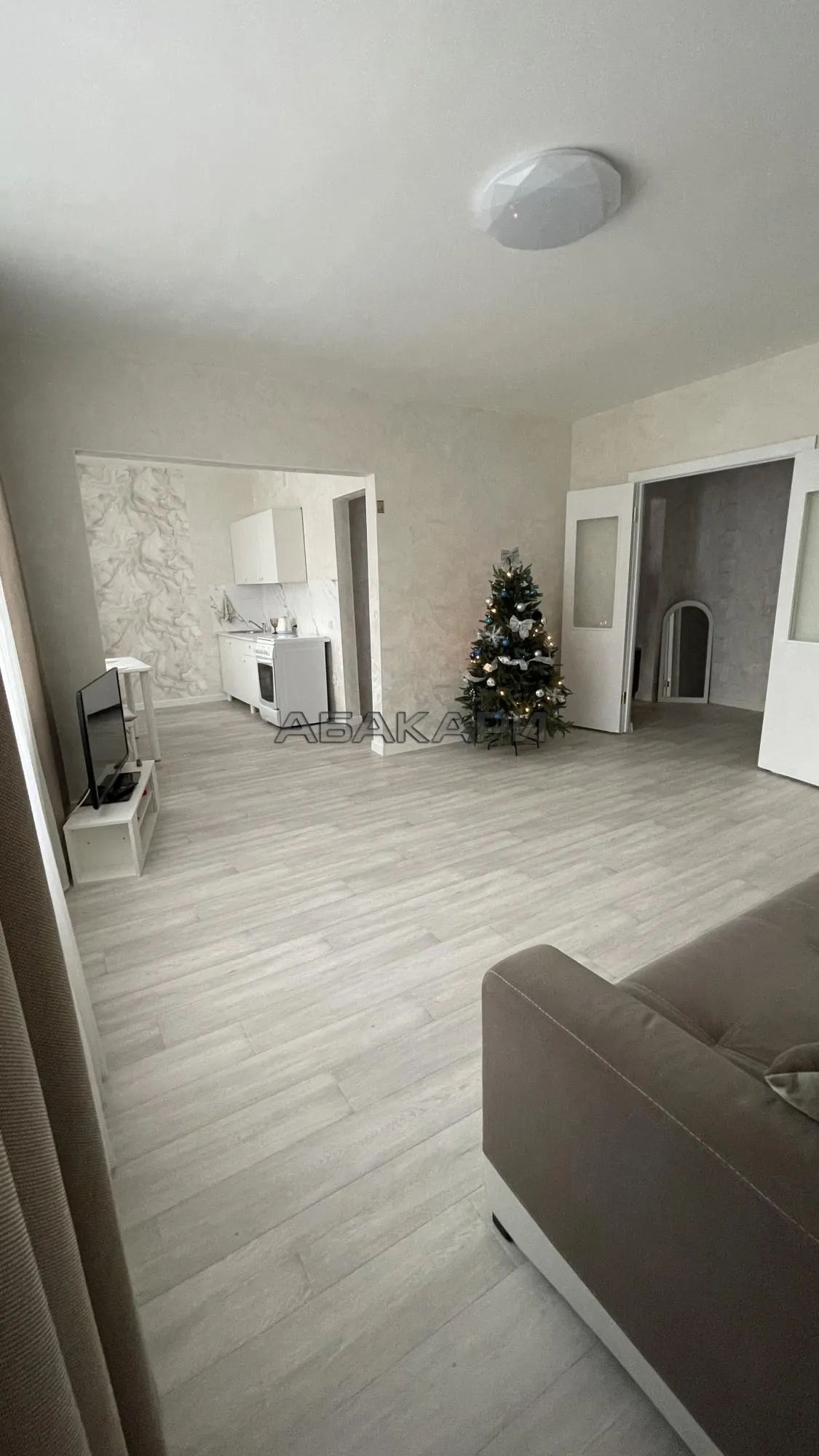 2-комнатная улица Алексеева, 29 за 55000 руб/мес фото 3 2-комнатная улица Алексеева, 29 за 55000 руб/мес фото 3