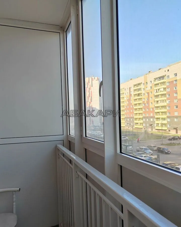 1-комнатная Апрельская улица, 1  за 28000 руб/мес фото 3