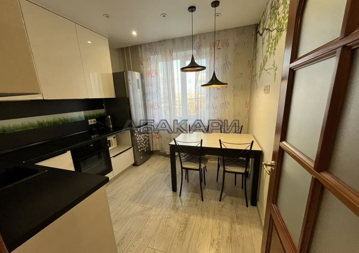 3-комнатная Светлогорская улица, 27  за 55000 руб/мес фото 1