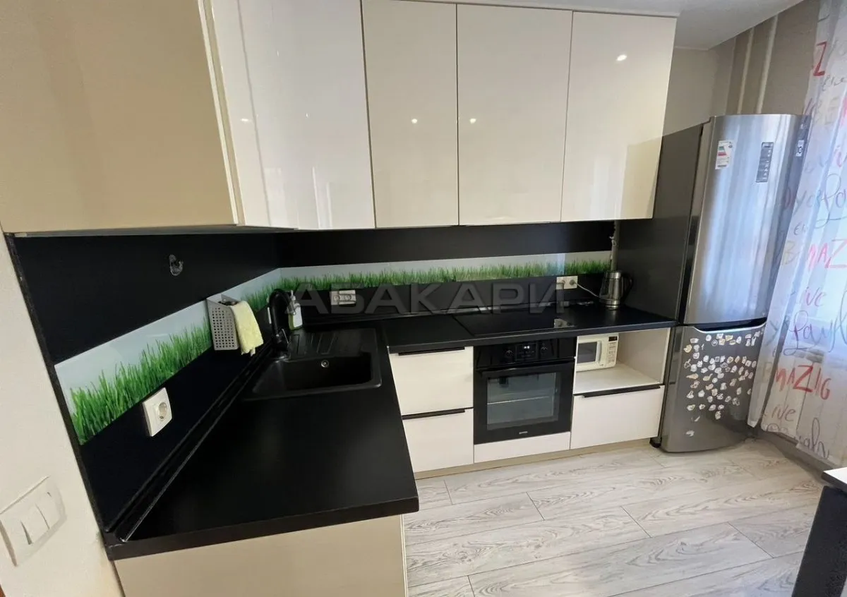 3-комнатная Светлогорская улица, 27  за 55000 руб/мес фото 2