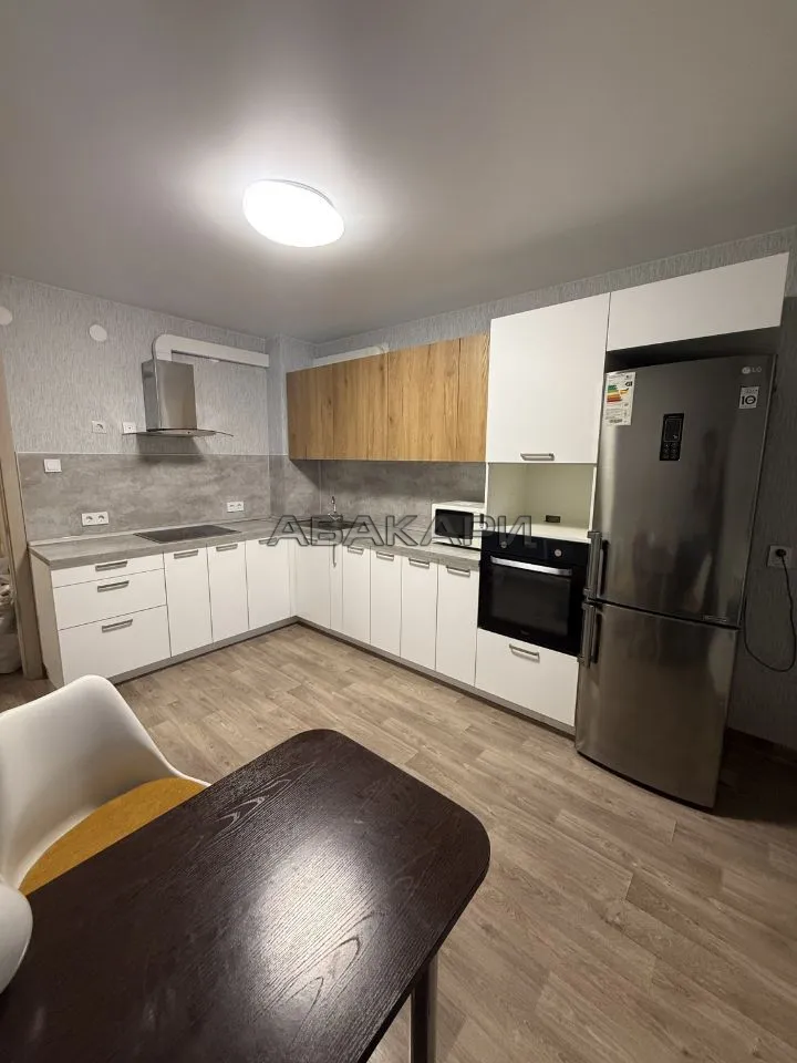 2-комнатная улица Шахтёров, 8  за 40000 руб/мес фото 1