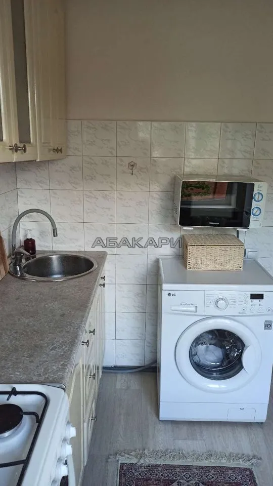 2-комнатная проспект имени Газеты Красноярский Рабочий, 119  за 35000 руб/мес фото 9